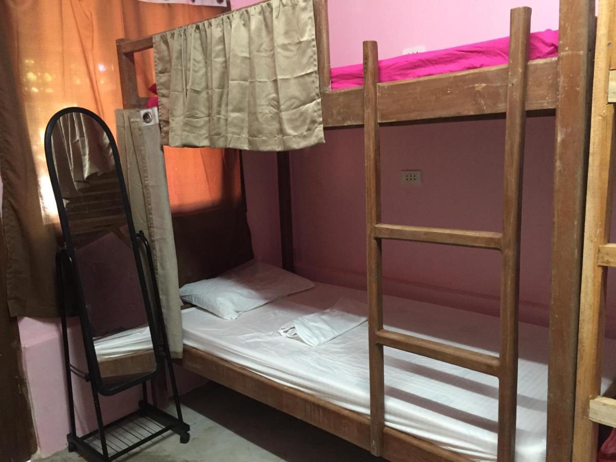 Bohemian Bohol Hostel Panglao Bagian luar foto